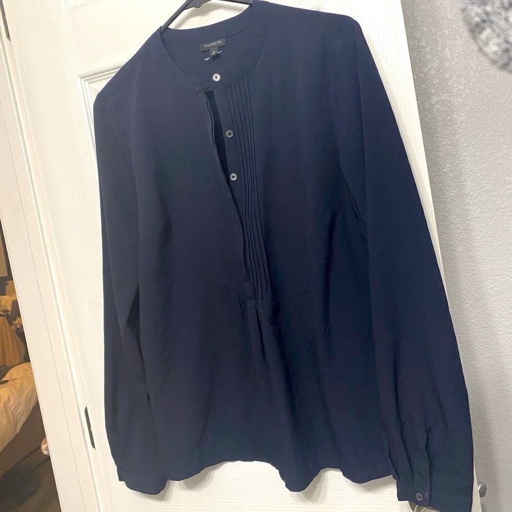 Talbots Navybutton Down Polyester Medium - image 1